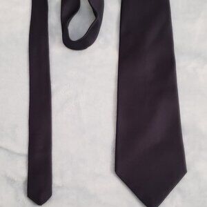 Solid navy men's tie from Lord and Taylor